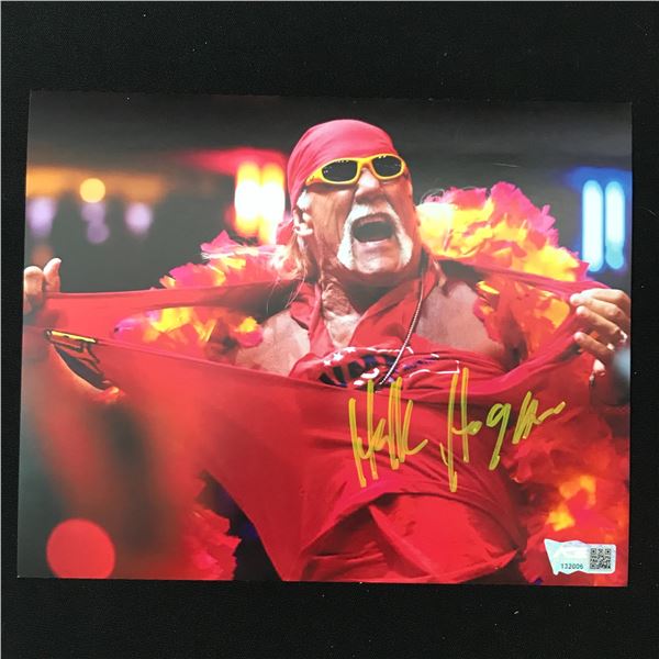 HULK HOGAN SIGNED 8X10 - ACE COA