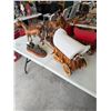 Image 2 : western horse display items