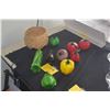 Image 2 : COLLECTION OF GLASS VEGETABLES W/BASKET (10 PCS)