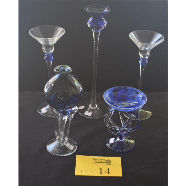 COLLECTION OF BLUE & WHITE POLISH CRYSTAL & SIGNED ART GLASS VASE (5 PCS)