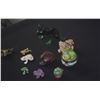 Image 5 : DISPLAY CASE W/FROG COLLECTION (28 PCS)