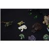 Image 6 : DISPLAY CASE W/FROG COLLECTION (28 PCS)