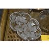 Image 2 : ETCHED GLASS TRAYS & ROYAL HAWAIIAN PLATE (4 PCS) (DOES NOT INCLUDE STAND)