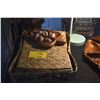 Image 1 : LAUHALA PLACE MATS (12), MONKEYPOD TURTLE & COWRIE SHELLS (21 PCS)