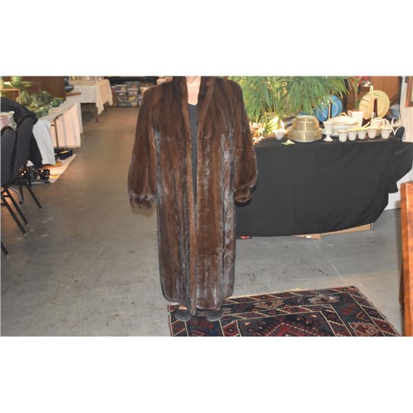 MINK FUR COAT W/SILK LINING