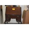 Image 2 : CHIPPENDALE STYLE SECRETARY DESK W/SLANT FRONT, DRAWERS & CABRIOLE LEGS & BALL & CLAW FEET (NEEDS RE
