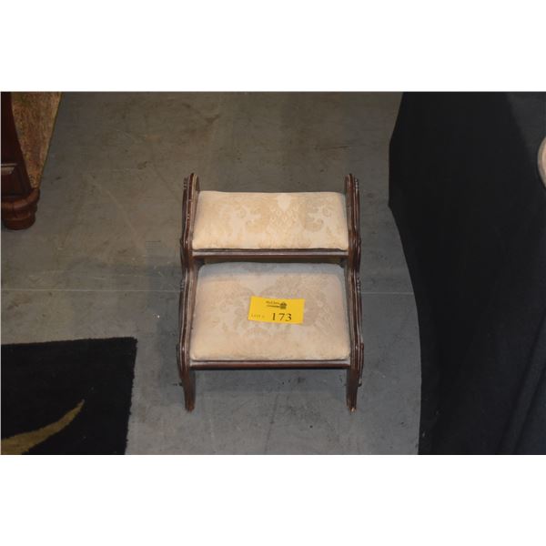 STEP STOOL