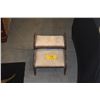 Image 1 : STEP STOOL