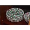 Image 5 : COLLECTION OF CHINESE FAMILLE ROSE PLATES, BOWLS, CUPS, SPOON, ETC. W/STANDS (36 PCS)