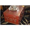 Image 3 : VINTAGE RED LACQUER CHINESE CHEST W/SEPARATE FOOTED BASE & GLASS TOP (35 1/2" X 25")