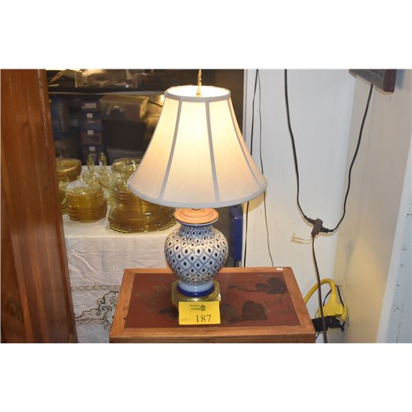 PAIR BLUE & WHITE PORCELAIN TABLE LAMPS W/SHADES (PAIR)
