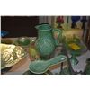 Image 3 : COLLECTION OF VINTAGE PORTUGUESE MAJOLICA CABBAGE PLATES, BOWLS, PLATTERS, PITCHERS, ETC. (28 PCS)