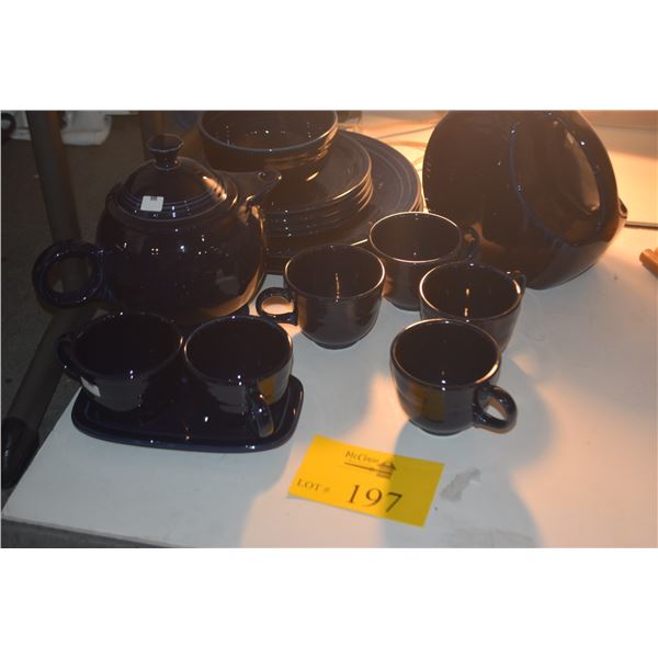 COLLECTION OF HOMER LAUGHLIN FIESTAWARE PLATES, BOWLS, CUPS, TEAPOT & PITCHER IN COBALT BLUE (16 PCS