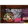 Image 3 : COLLECTION OF ASSORTED PURSES & BAGS (49 PCS)