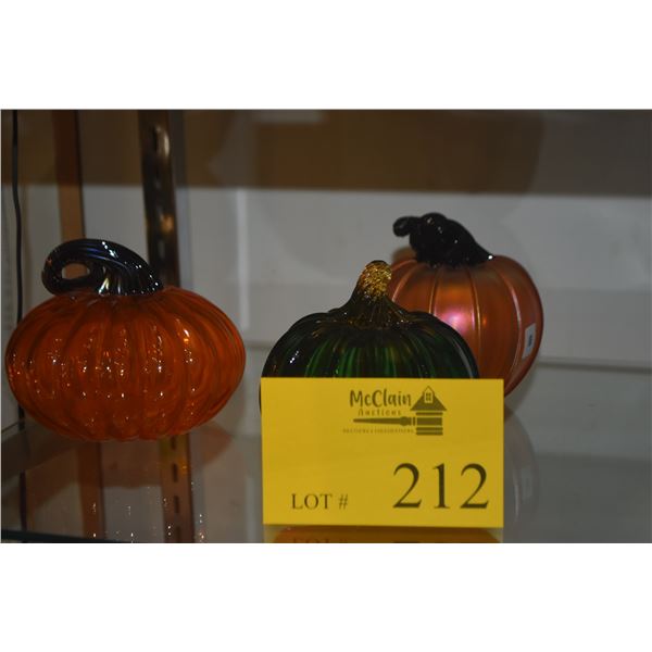COLLECTION OF GLASS PUMPKINS (3 PCS)