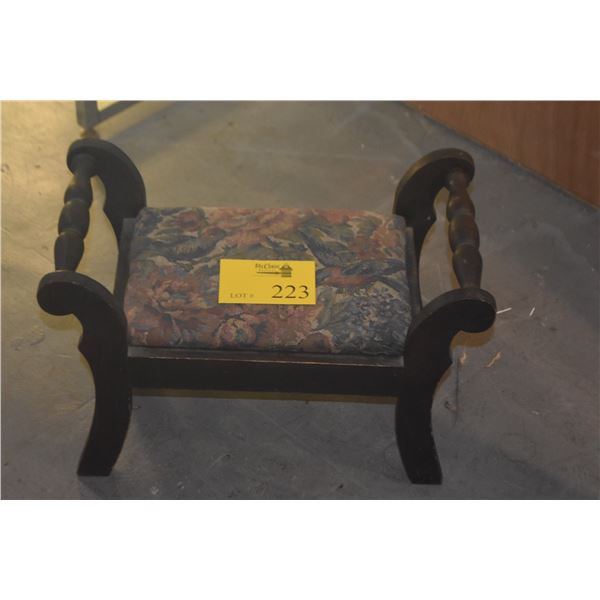 FOOT STOOL