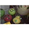 Image 4 : COLLECTION OF CHINESE PORCELAIN ALTAR FRUIT (7 PCS)