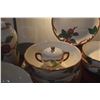 Image 5 : VINTAGE FRANCISCAN APPLE CERAMIC BOWLS, PLATES, CUPS, SERVING PIECES, TEAPOTS, CREAMER, SUGAR, ETC. 
