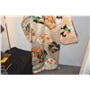 Image 3 : VINTAGE JAPANESE WHITE SILK FORMAL WEDDING KIMONO W/COLORFUL FLORAL PATTERNS