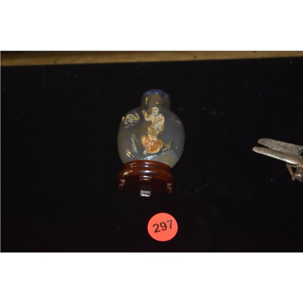 CHINESE AGATE SNUFF BOTTLE, SHALLOW RELIEF OF BAT & BOY W/STAND (2 3/8")
