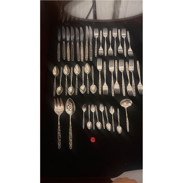 STERLING SILVER FLATWARE W/CASE (1,338 GTW) (43 PCS)