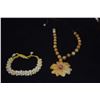 Image 4 : HARDSTONE JEWELRY: BEADS & ART GLASS (7 PCS)
