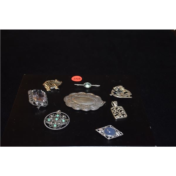 SILVER SEMI-PRECIOUS STONE PENDANTS & BROOCHES (SOME MARKED STERLING (72.1 GTW) (8 PCS)