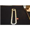 Image 2 : SERPENTINE JADE BEAD NECKLACE