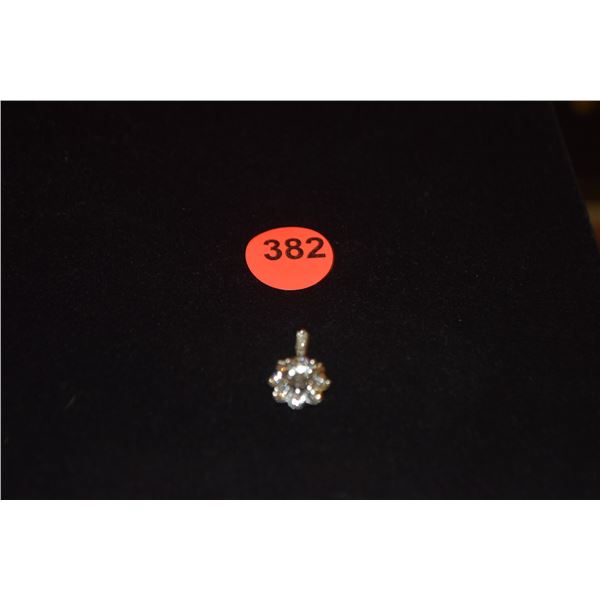 14K WG DIAMOND PENDANT (CENTER STONE APPROX 1 CT) (1.8 GTW)
