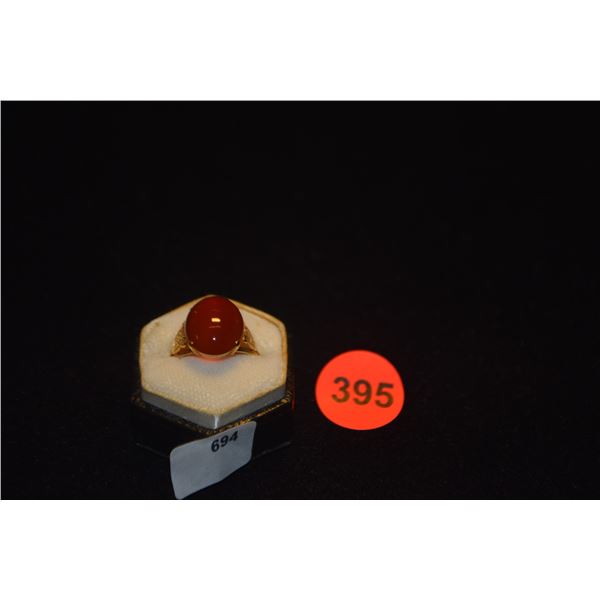 18K CARNELIAN RING (2.9 GTW)