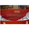 Image 4 : LOUIS VUITTON RED PATENT LEATHER "MONOGRAM VERNIS" BAG