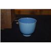 Image 2 : CHINESE MONOCHROME PORCELAIN BLUE/GREY TEA CUP W/BOX; SIGNED YONG ZHENG (2 3/8")