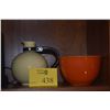 Image 1 : 1930'S CARAFE W/BAKELITE HANDLE & RED VERNON KILNS MIXING BOWL (2 PCS)