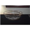 Image 3 : VINTAGE PYREX CLEAR GLASS MIXING BOWLS IN THE "COLONIAL MIST" PATTERN FEATURING WHITE DAISES (3 PCS)