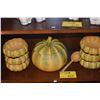 Image 1 : BORDALLO PINHEIRO PUMPKIN TUREEN & BOWLS, HALLOWEEN PLATES & CHINESE PORCELAIN ALTER FRUIT PUMPKIN (