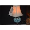 Image 2 : VINTAGE AQUA BLUE COIN DOT GLASS TABLE LAMP W/MARBLE BASE (11")