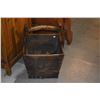 Image 5 : LARGE ANTIQUE CHINESE WOODEN BUCKET