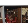 Image 35 : 11 ROOM VICTORIAN DOLLHOUSE: FULLY FURNISHED ON LAZY SUSAN STYLE BASE (BASE: 55 1/2" X 32 1/4")