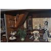 Image 57 : 11 ROOM VICTORIAN DOLLHOUSE: FULLY FURNISHED ON LAZY SUSAN STYLE BASE (BASE: 55 1/2" X 32 1/4")