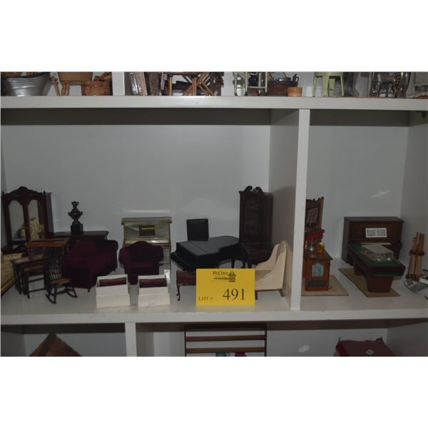 LARGE LOT: ASSORTED DOLLHOUSE FURNITURE, MUSICAL PIANOS, BILLIARDS ROOM
