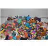 Image 5 : LARGE LOT: COLLECTION OF BEANIE BABIES & TOYS
