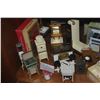 Image 9 : COLLECTION OF ASSORTED METAL DOLLHOUSE FURNITURE