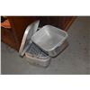 Image 2 : ALUMINUM STEAMER PAN & RUG BEATER (2 PCS)