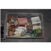 Image 12 : LARGE LOT: ASSORTED DOLLHOUSE FURNITURE & ACCESSORIES (21 BOXES)