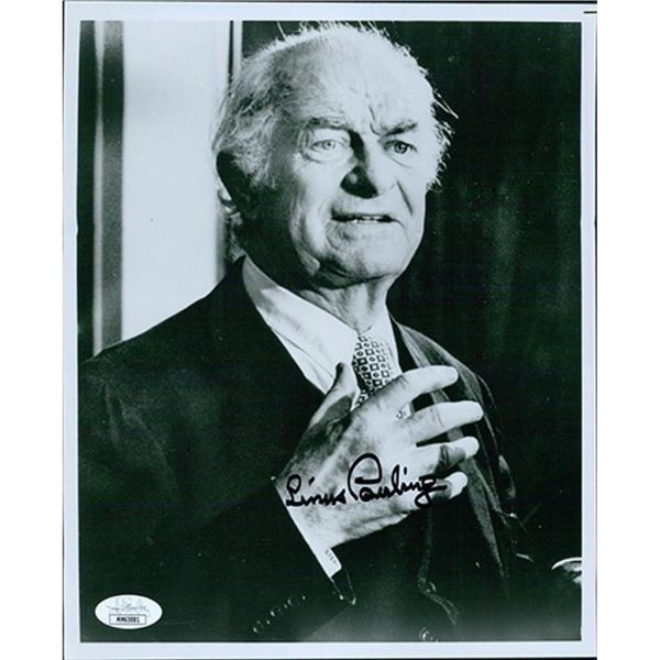 Nobel Prize Winner Linus Pauling Signed  Photo