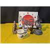 Image 1 : Region Decor Lot Featuring Indigenous Canvas and Middle Eastern Statue