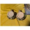 Image 12 : Extra Large Abstract Leaf Pattern Teapot and Mug Set with Silver-Tone Tray