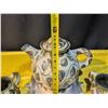 Image 8 : Extra Large Abstract Leaf Pattern Teapot and Mug Set with Silver-Tone Tray