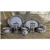 Image 5 : Royal Albert 25th and 50th Anniversary Commemorative China Sets, Multi-Piece Collection