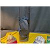 Image 13 : Portable Golf Bag with Heineken Beer Mug, Bottle Opener, and Autographed Baseball Caps